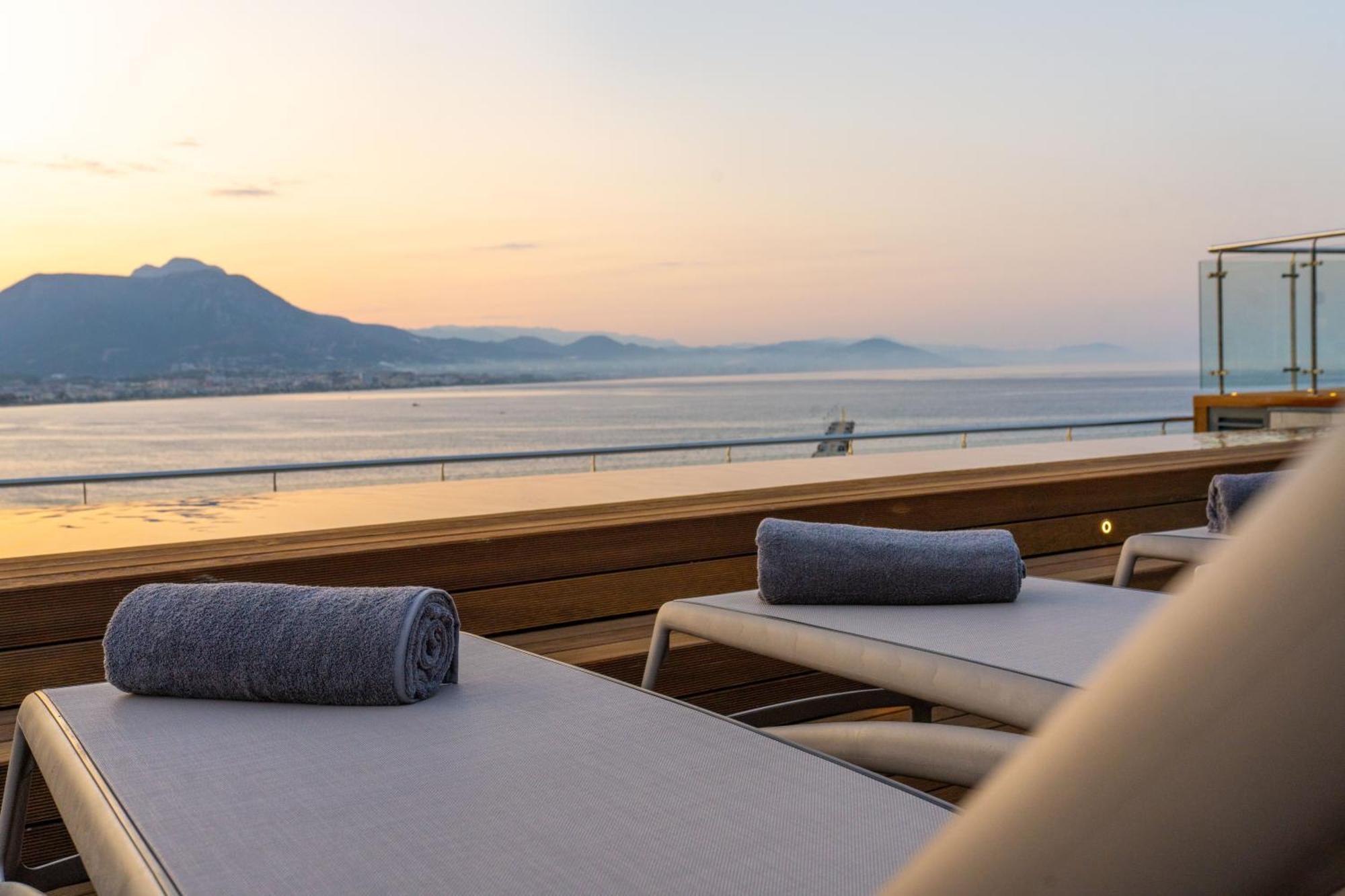 Hotel Numa Port 4*